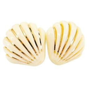 Vintage Carved Cream Earrings W 14k Yellow Gold – Elegant Fan Shell Design Studs